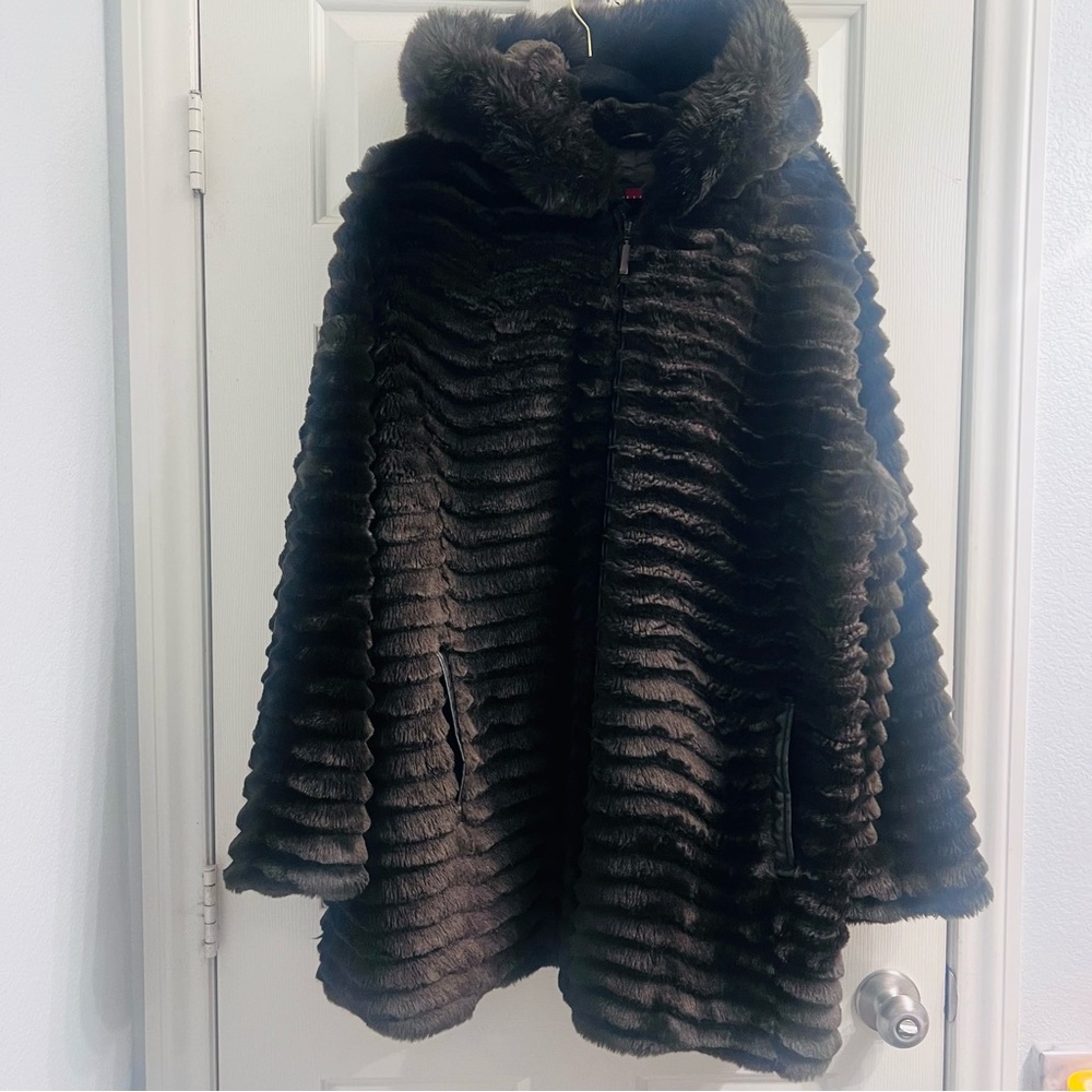Soft Cozy Gallery Woman Brown Faux Fur Hooded Coat – Glam Core